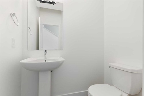 1701-24 Rivercrest Drive, Cochrane, AB - Indoor Photo Showing Bathroom