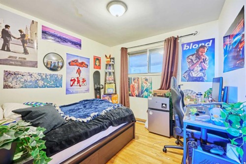 28 Cornell Place Nw, Calgary, AB - Indoor Photo Showing Bedroom