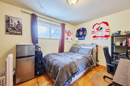 28 Cornell Place Nw, Calgary, AB - Indoor Photo Showing Bedroom