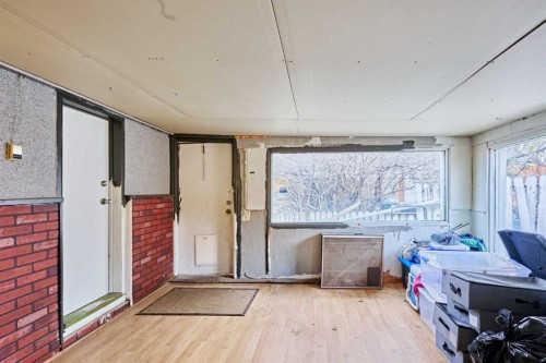 28 Cornell Place Nw, Calgary, AB - Indoor Photo Showing Other Room