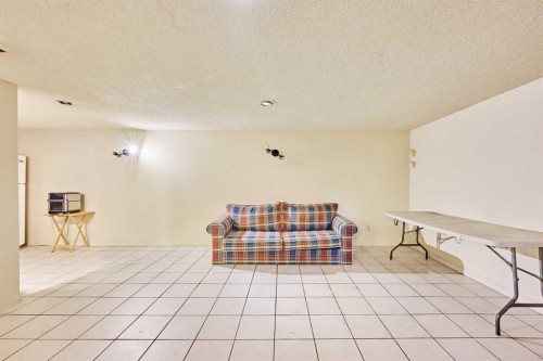 28 Cornell Place Nw, Calgary, AB - Indoor Photo Showing Other Room