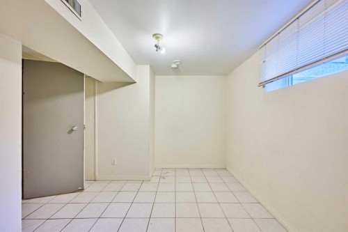 28 Cornell Place Nw, Calgary, AB - Indoor Photo Showing Other Room