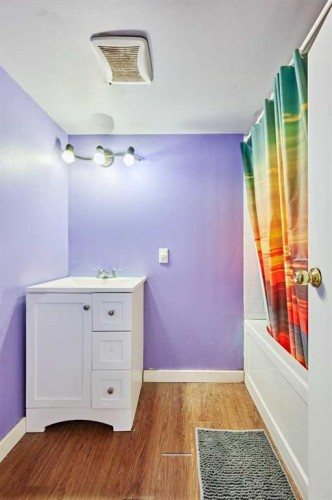 28 Cornell Place Nw, Calgary, AB - Indoor Photo Showing Other Room