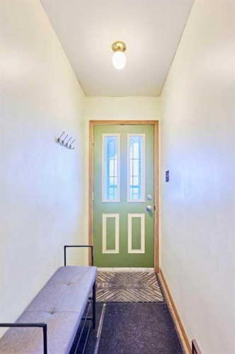 28 Cornell Place Nw, Calgary, AB - Indoor