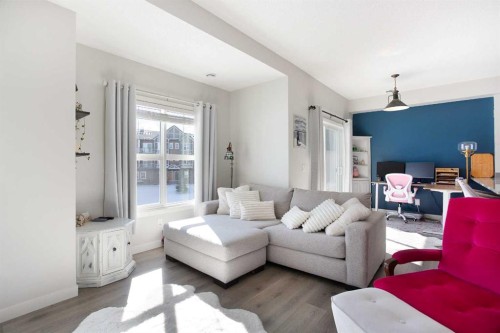 412-250 Fireside View, Cochrane, AB - Indoor Photo Showing Living Room