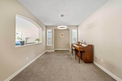 91 Bridlecrest Street Sw, Calgary, AB - Indoor Photo Showing Other Room