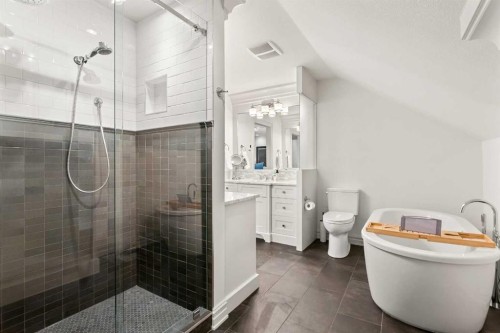 10 Willow Park Green Se, Calgary, AB - Indoor Photo Showing Bathroom