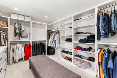 10 Willow Park Green Se, Calgary, AB - Indoor With Storage