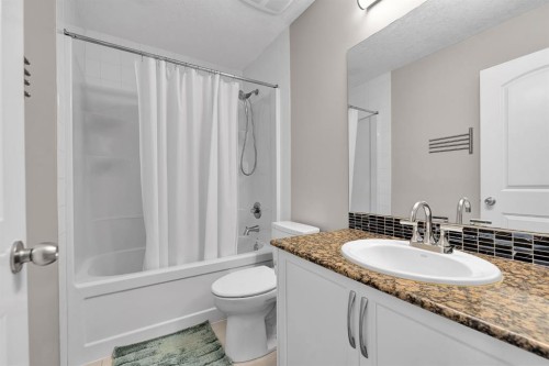177 Cougar Ridge Close Sw, Calgary, AB - Indoor Photo Showing Bathroom