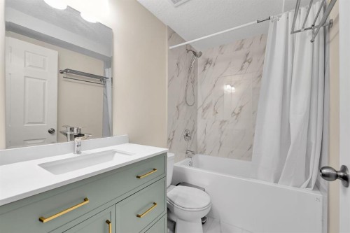 177 Cougar Ridge Close Sw, Calgary, AB - Indoor Photo Showing Bathroom