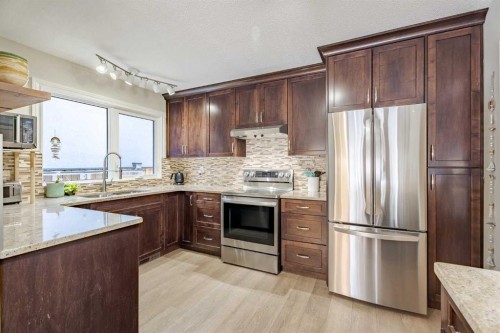 4803 Brockington Road Nw, Calgary, AB - Indoor Photo Showing Kitchen With Upgraded Kitchen