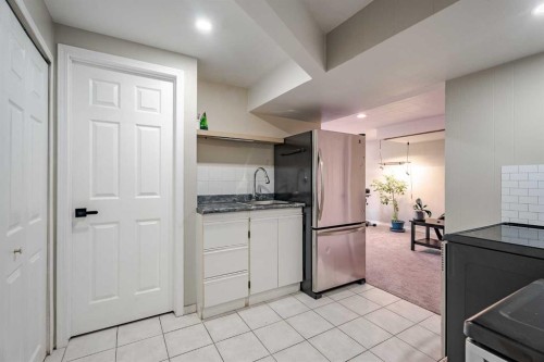 4803 Brockington Road Nw, Calgary, AB - Indoor