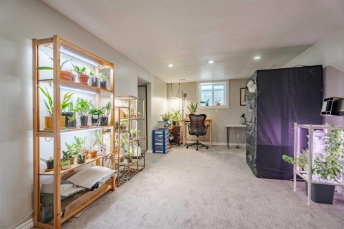 4803 Brockington Road Nw, Calgary, AB - Indoor Photo Showing Other Room