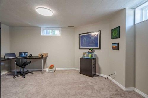 4803 Brockington Road Nw, Calgary, AB - Indoor