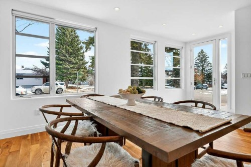 4504 37 Avenue Sw, Calgary, AB - Indoor Photo Showing Dining Room