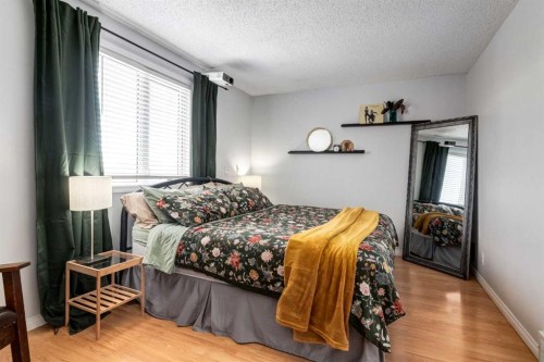 955 Erin Woods Drive Se, Calgary, AB - Indoor Photo Showing Bedroom