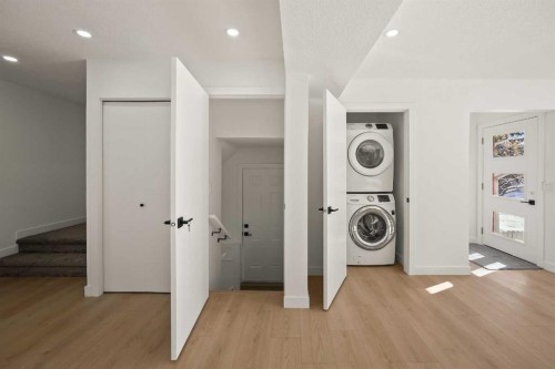 6404 24 Avenue Ne, Calgary, AB - Indoor Photo Showing Laundry Room