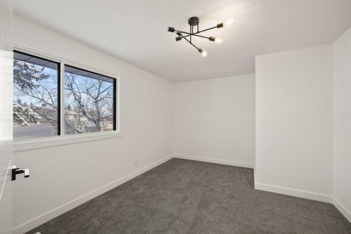 6404 24 Avenue Ne, Calgary, AB - Indoor Photo Showing Other Room