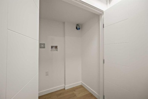 6404 24 Avenue Ne, Calgary, AB - Indoor Photo Showing Other Room