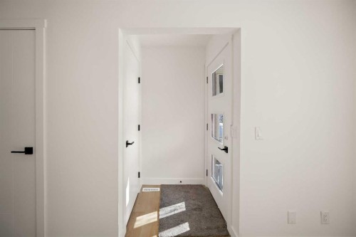 6404 24 Avenue Ne, Calgary, AB - Indoor Photo Showing Other Room