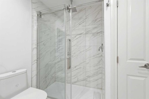 230 Quarry Park Boulevard Se, Calgary, AB - Indoor Photo Showing Bathroom