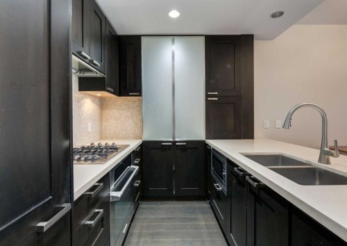 414-222 Riverfront Avenue Sw, Calgary, AB - Indoor Photo Showing Kitchen With Double Sink With Upgraded Kitchen