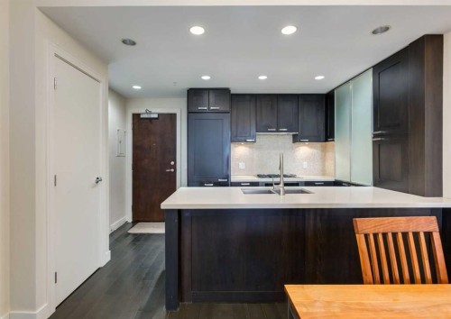 414-222 Riverfront Avenue Sw, Calgary, AB - Indoor Photo Showing Kitchen With Upgraded Kitchen