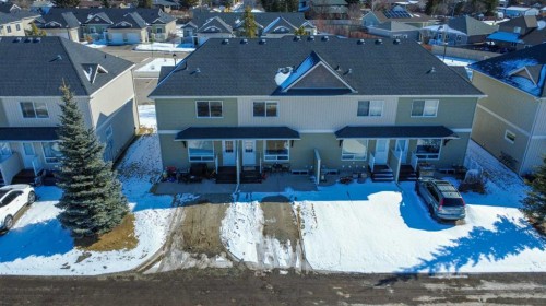 203 Clover Way, Carstairs, AB - Outdoor With Facade