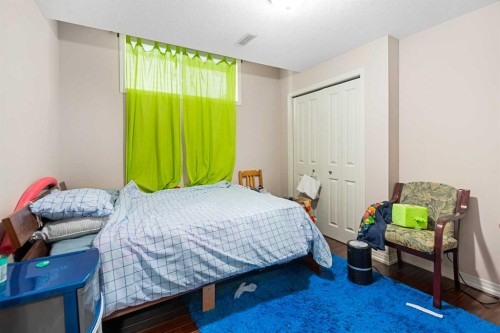 79 Pantego Way Nw, Calgary, AB - Indoor Photo Showing Bedroom