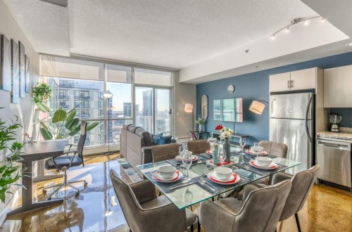 2111-135 13 Avenue Sw, Calgary, AB - Indoor Photo Showing Dining Room