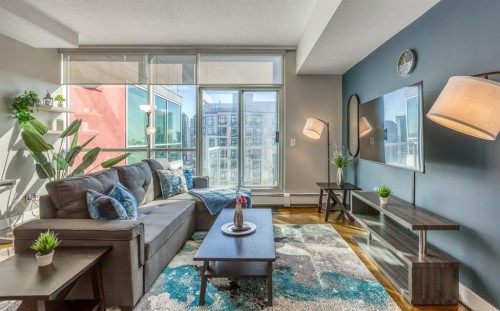 2111-135 13 Avenue Sw, Calgary, AB - Indoor Photo Showing Living Room