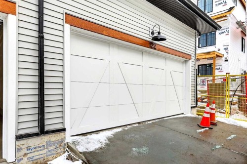 101-40 Creekside Way Sw, Calgary, AB - Outdoor