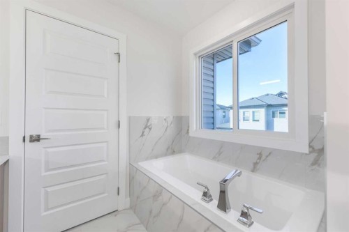 122 Sandpiper Bend, Chestermere, AB - Indoor Photo Showing Bathroom
