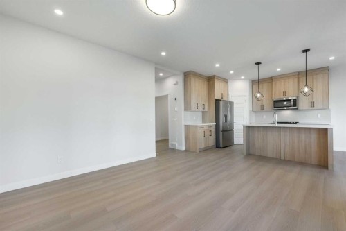 122 Sandpiper Bend, Chestermere, AB - Indoor Photo Showing Kitchen