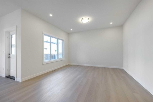 122 Sandpiper Bend, Chestermere, AB - Indoor Photo Showing Other Room