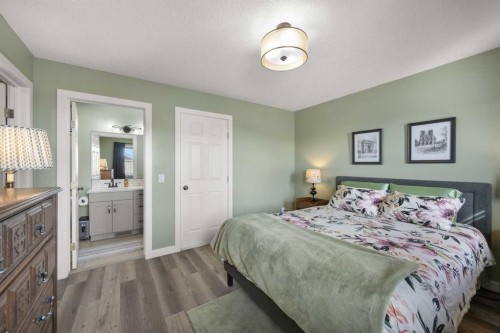117 Citadel Bluff Close Nw, Calgary, AB - Indoor Photo Showing Bedroom