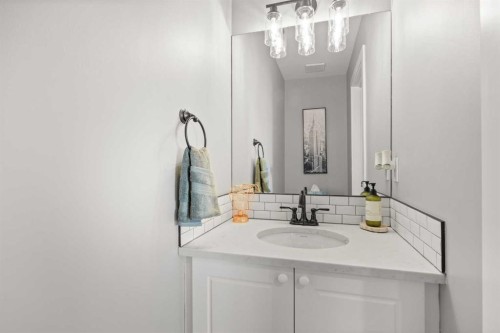 117 Citadel Bluff Close Nw, Calgary, AB - Indoor Photo Showing Bathroom