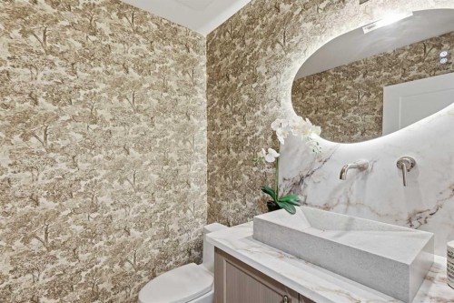 902 Varsity Estates Place Nw, Calgary, AB - Indoor Photo Showing Bathroom