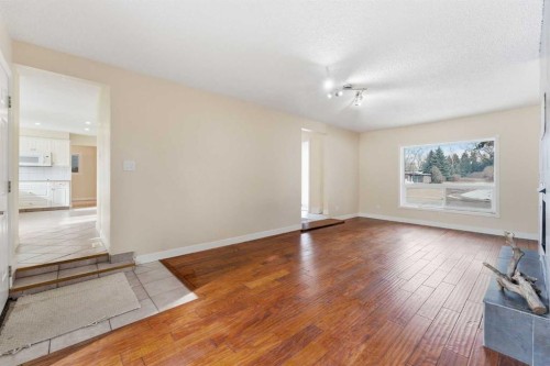 10603 Maplecreek Drive Se, Calgary, AB - Indoor