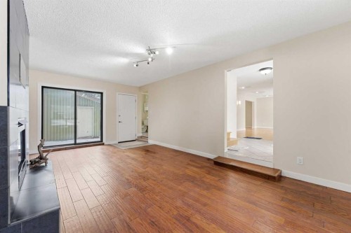 10603 Maplecreek Drive Se, Calgary, AB - Indoor Photo Showing Other Room