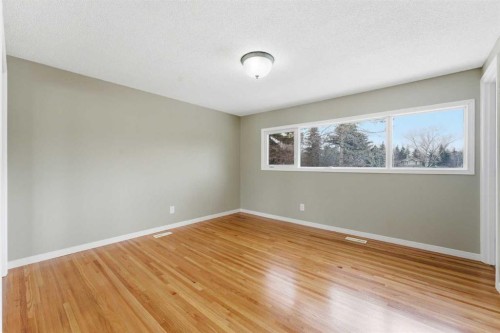 10603 Maplecreek Drive Se, Calgary, AB - Indoor Photo Showing Other Room