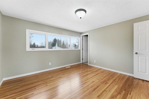 10603 Maplecreek Drive Se, Calgary, AB - Indoor Photo Showing Other Room