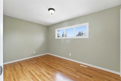 10603 Maplecreek Drive Se, Calgary, AB - Indoor Photo Showing Other Room