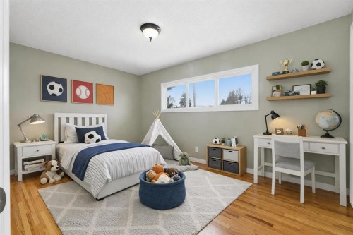 10603 Maplecreek Drive Se, Calgary, AB - Indoor Photo Showing Bedroom