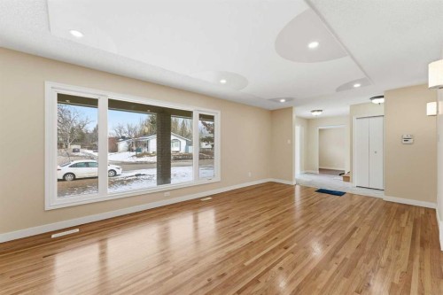 10603 Maplecreek Drive Se, Calgary, AB - Indoor Photo Showing Other Room