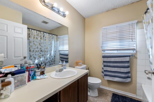 48 Falton Way Ne, Calgary, AB - Indoor Photo Showing Bathroom