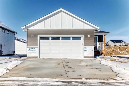 2017 30 Avenue, Nanton, AB - Outdoor