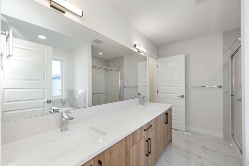 126 Sandpiper Bend, Chestermere, AB - Indoor Photo Showing Bathroom