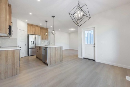 126 Sandpiper Bend, Chestermere, AB - Indoor Photo Showing Kitchen