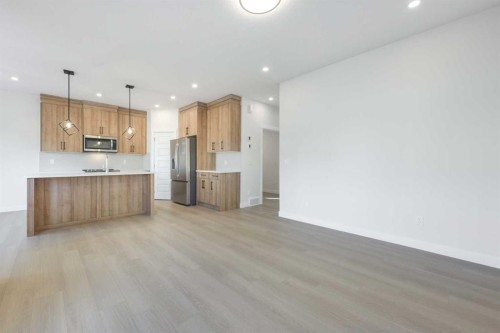 126 Sandpiper Bend, Chestermere, AB - Indoor Photo Showing Kitchen